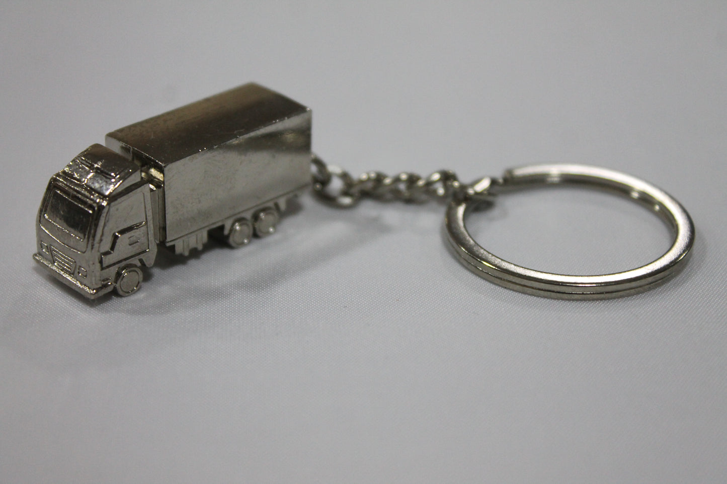 LLAVERO 1815 TRAILER CAMION LUJO CROMO