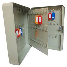 PORTA LLAVES PARA 108 LLAVEROS, COLOR BEIGE